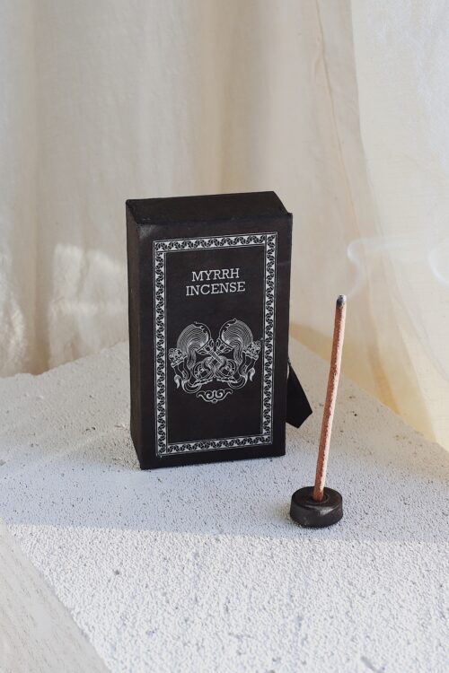 Kadzidła naturalne patyczkowe Myrrh zapach Mirra 44 szt. z podstawką Stupa Incense